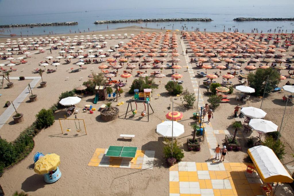 Hotel Cosmopolita Ріміні Номер фото